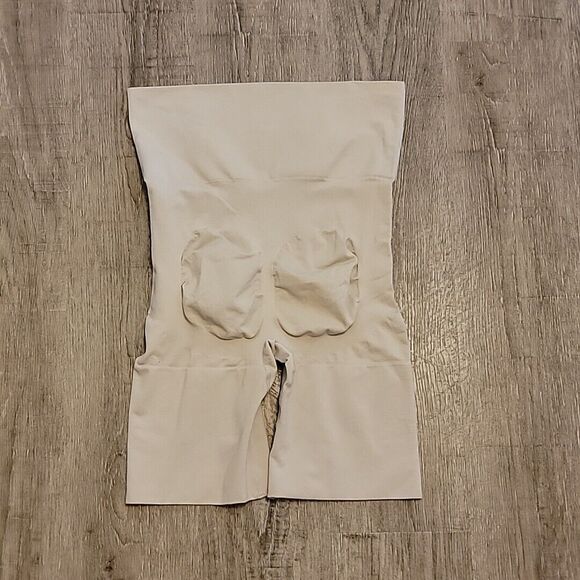 MEMOI Nude High Waist Body Shapewear Shorts ~ Stretchy ~ Sz L - Picture 4 of 4